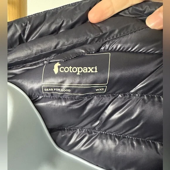 Like New Cotopaxi Women’s Navy Fuego LT Down Vest Size WXS - Picture 6 of 7